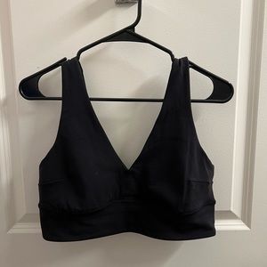 NWOT Align V-Neck Bra C/D (Black)